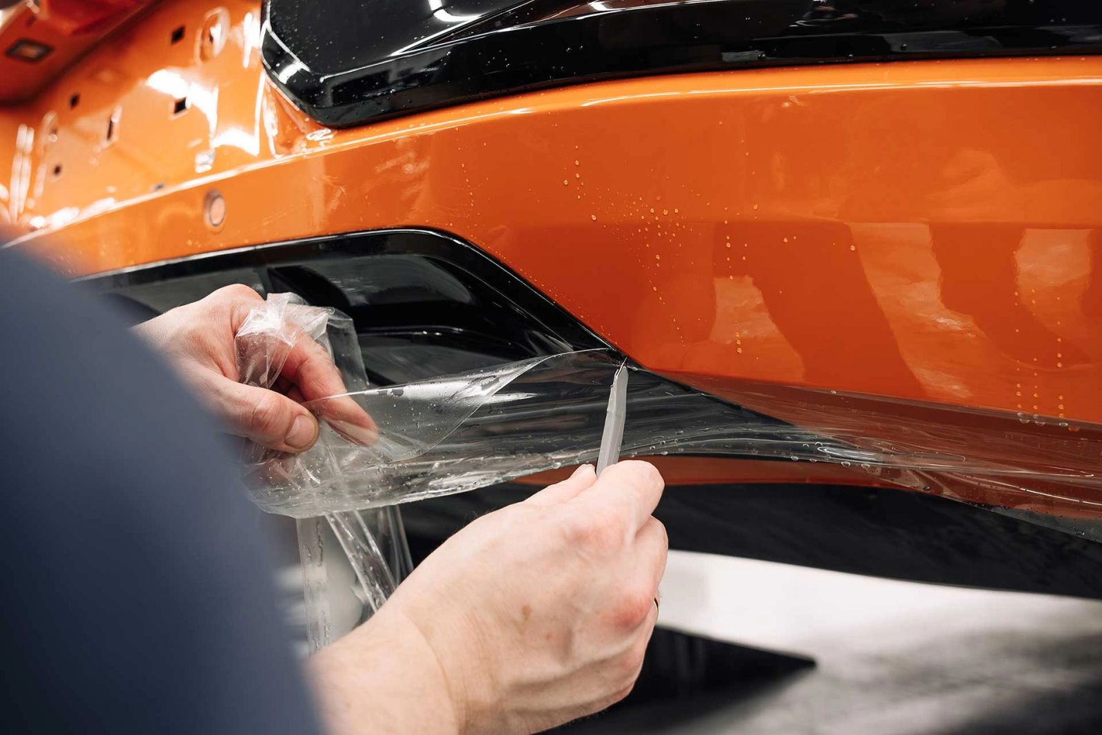 Полиуретан или винил: какой пленкой лучше оклеить автомобиль