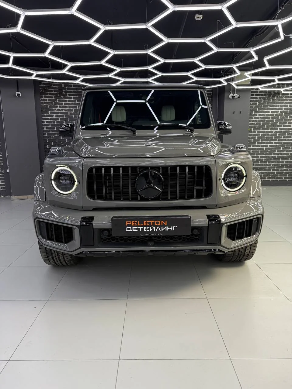 Оклейка, бронирование и химчистка AMG: полная готовность снаружи и внутри