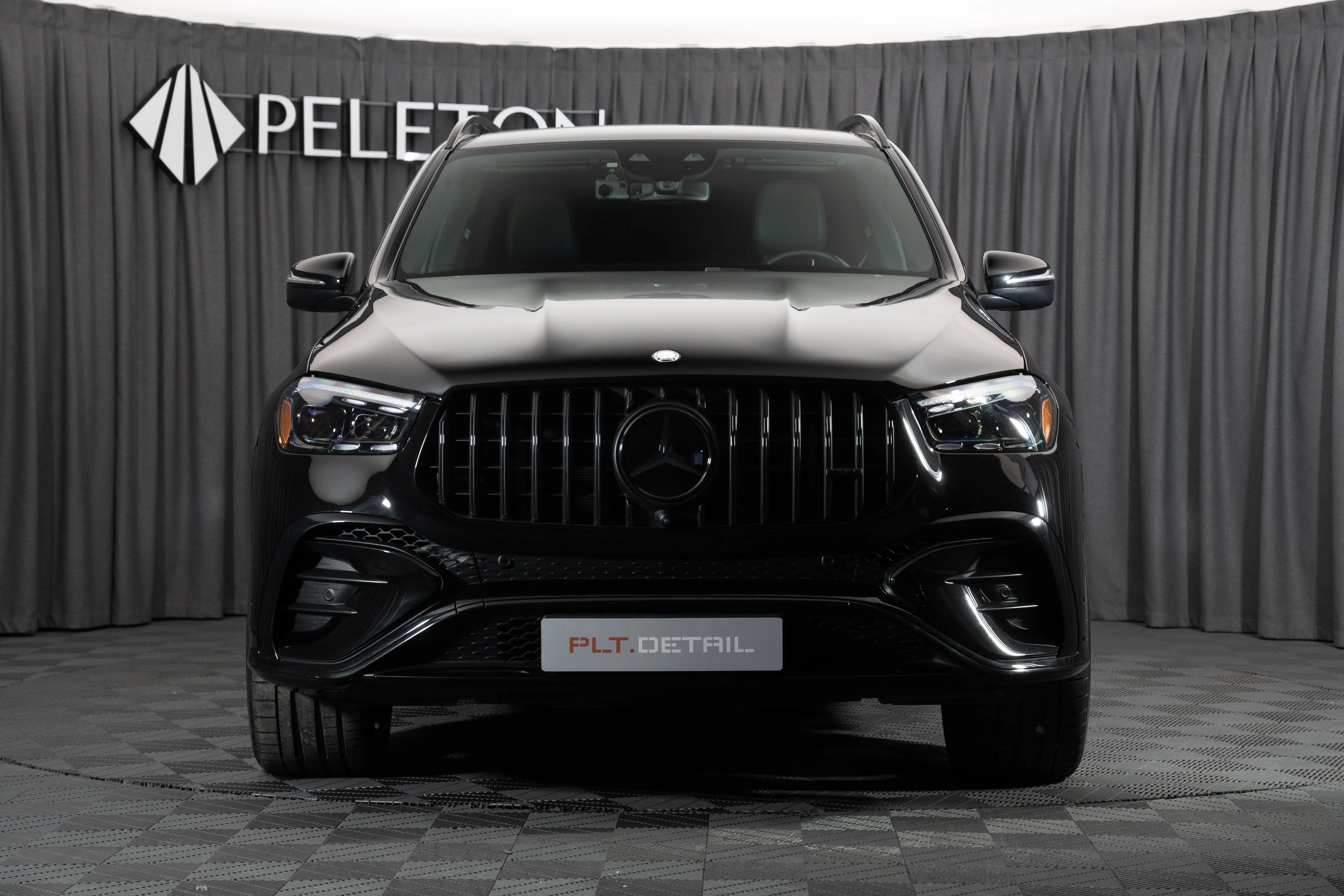 Оклейка Mercedes‑AMG GLE в глянцевую полиуретановую плёнку: <br/>мощь и блеск в одном решении