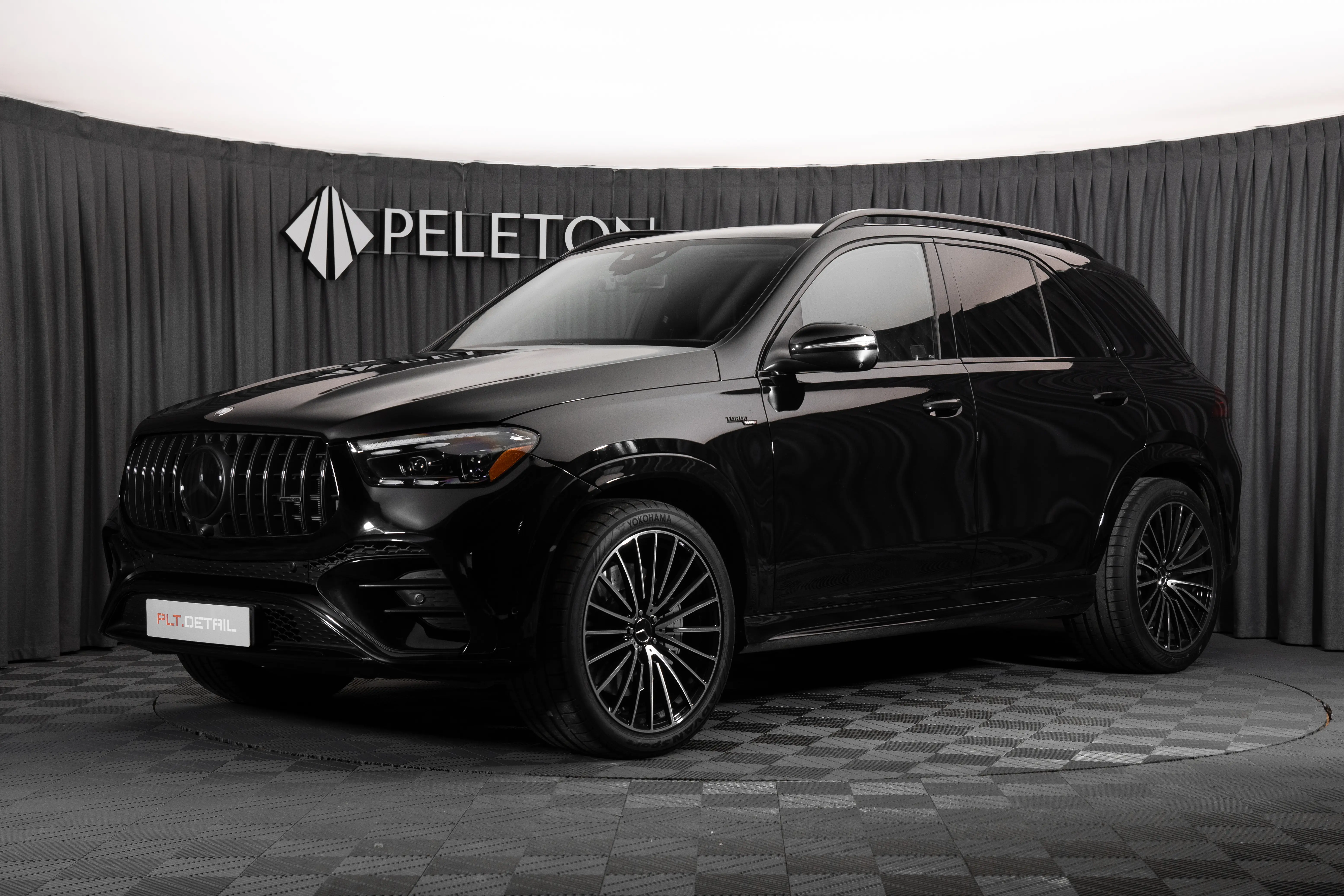 Оклейка Mercedes‑AMG GLE в глянцевую полиуретановую плёнку: <br/>мощь и блеск в одном решении