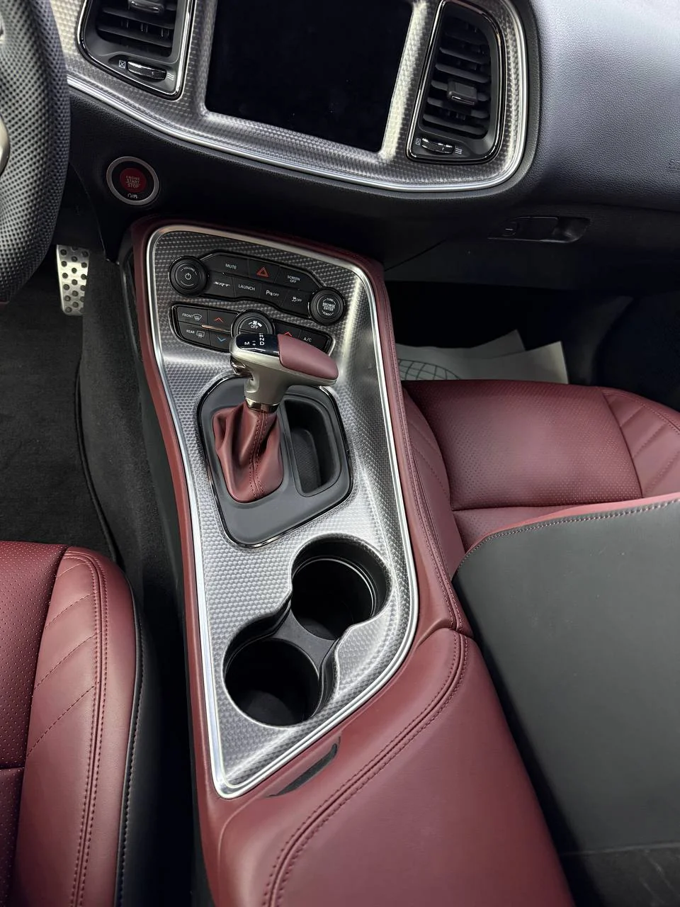 Полировка, керамика и перешив салона Dodge Challenger